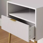 Comodino Nathan James Jacklyn Wood con cassetto, Bianco: Comodino moderno, Superficie laminata