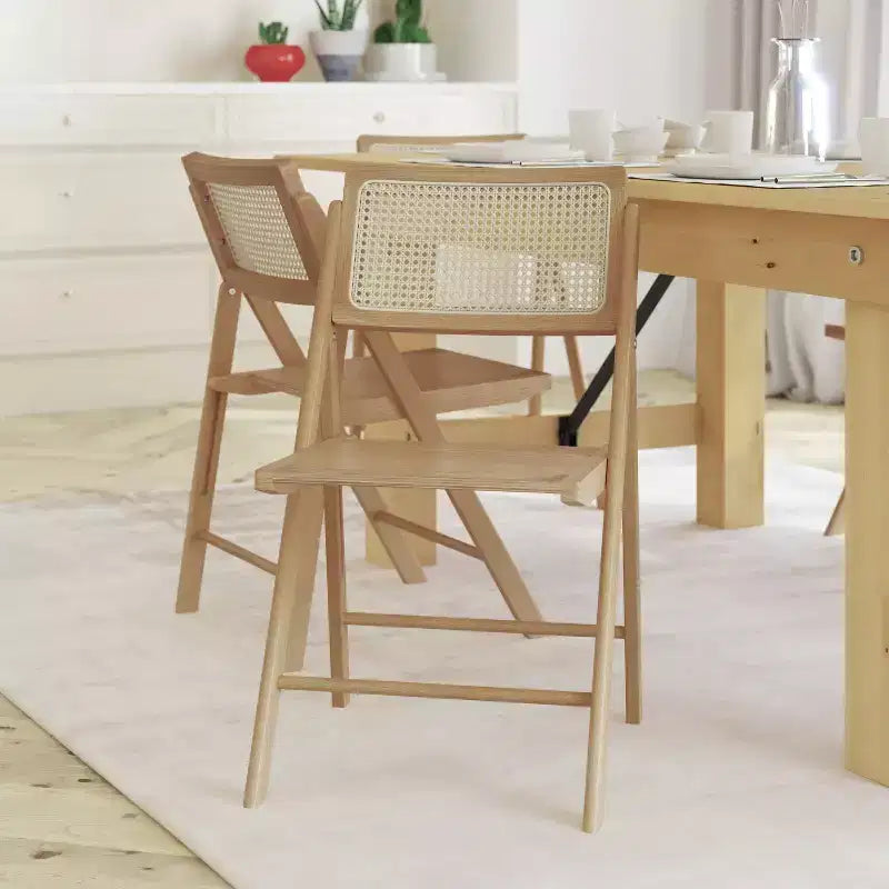 Set di 2 sedie pieghevoli in canna rattan con telaio e seduta in legno massello e schienale in rattan intrecciato traspirante